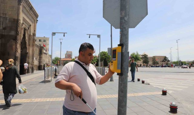 Görme engellilerin hayatını kolaylaştıran uygulama: Erişilebilir Yaya Butonları