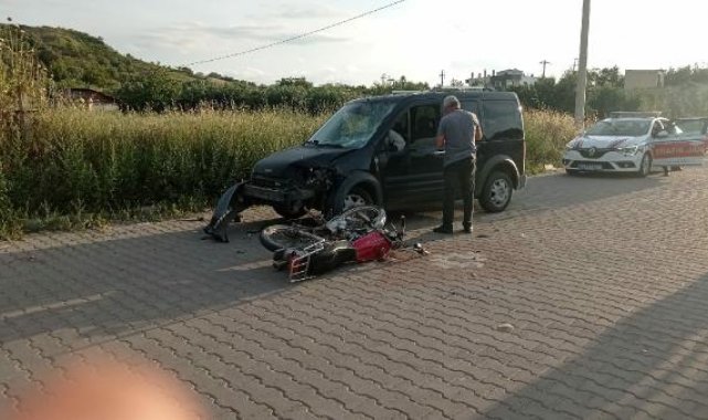 Hafif ticari araç ile motosiklet çarpıştı: 1 ölü, 1 yaralı
