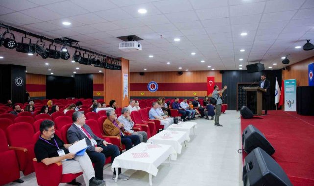 Hakkari'de "Mesleki Eğitimin Geleceği Kongresi" düzenlendi