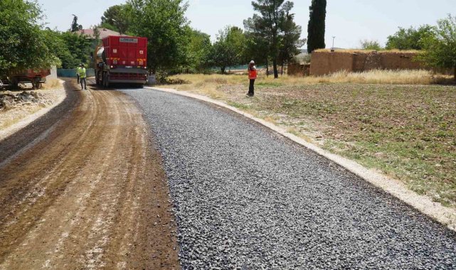 Haliliye Belediyesinden kırsalda asfalt çalışması
