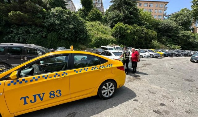 Hasta bekleyen ambulansın yoldan çekilmesini isteyen taksi sürücüsüne para cezası