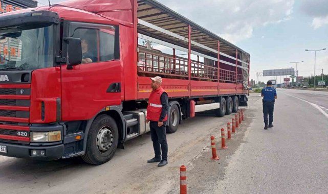Hayvan taşıyan araçlar denetlendi