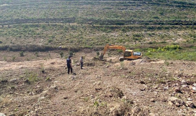 Hazine arazisinde yer açarken suçüstü yakalandılar