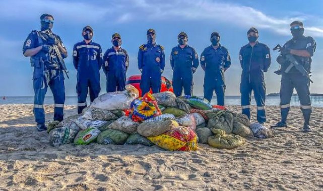 Hindistan Sahil Güvenliği: Yasaklı deniz hıyarı içeren 67 çuvala el koyuldu