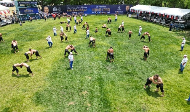 Hünkar Çayırı Yağlı Güreşleri başladı