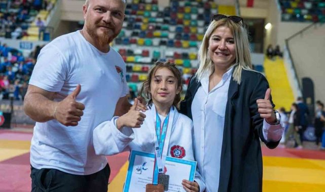 İlk kez katıldığı judo şampiyonada Türkiye üçüncüsü oldu