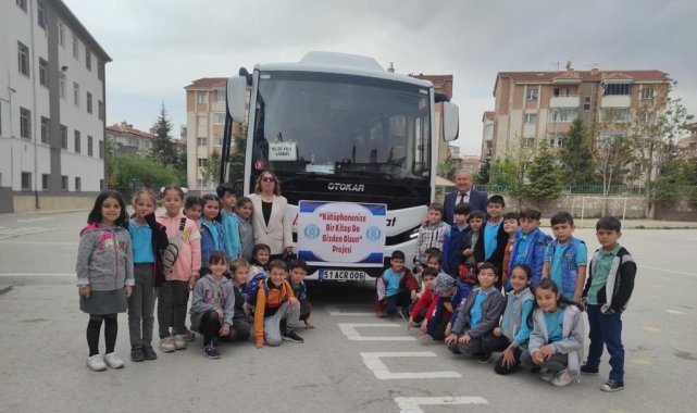 İlkokul öğrencileri köy okullarına kitap bağışladı