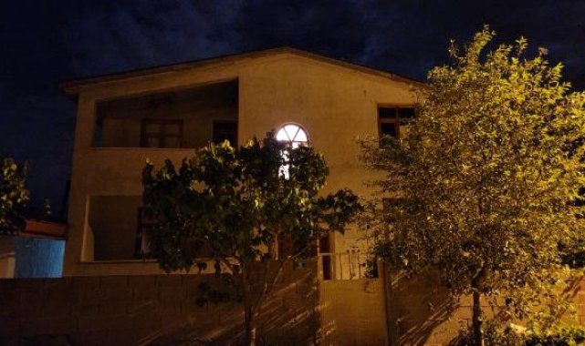 İmam ve eşi, evlerinde tabancayla öldürülmüş halde bulundu
