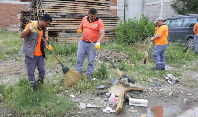 İnegöl Belediyesi Dünya Çevre Günü'nü temizlikle kutladı