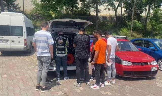 İstanbul'da konvoy yaparak trafiği tehlikeye atan sürücülere ceza yağdı
