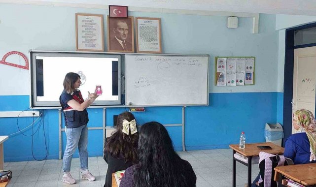 Jandarma, kadınları KADES konusunda bilgilendirildi