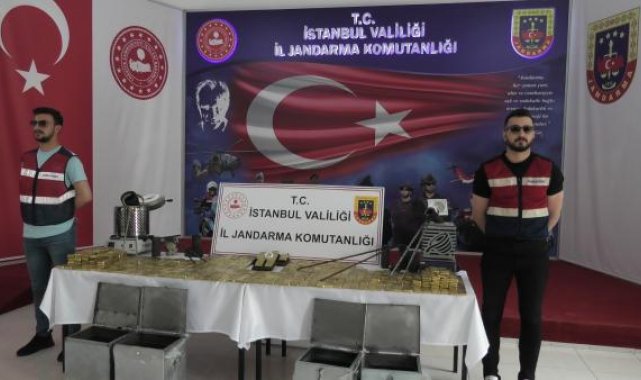 Jandarmanın ele geçirdiği sahte altınlar sergilendi