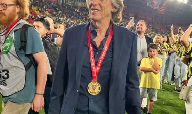 Jorge Jesus kupa ile veda etti