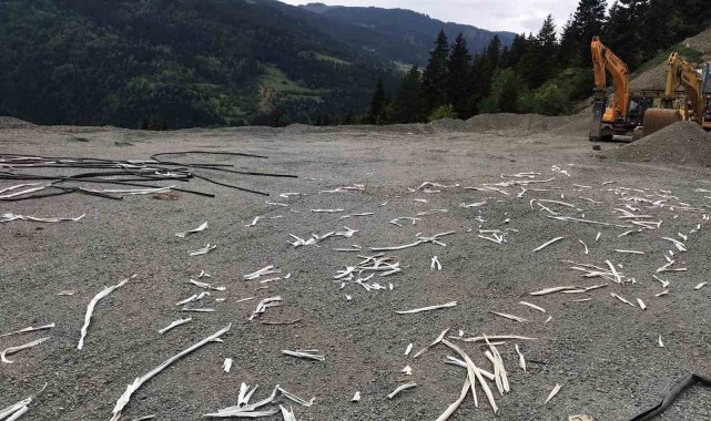 Kablo hırsızları yol inşaatını yapan şirketi canından bezdirdi