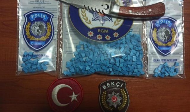 Kaçan torbacının motosikletinde 500 ecstasy hap bulundu