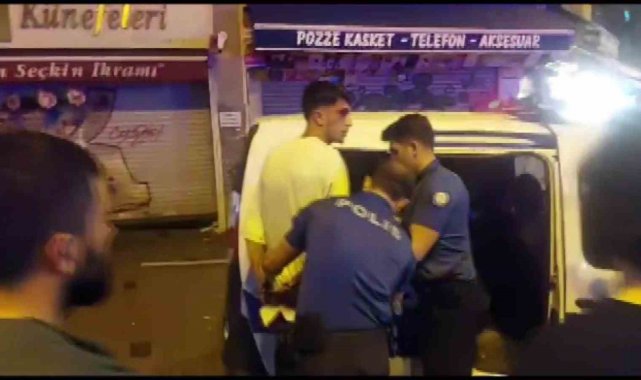 Kadıköy'de bir şahıs mekanın güvenlik görevlisini bıçakladı
