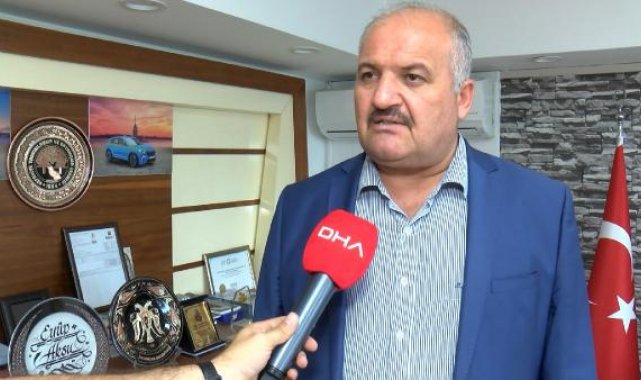 Kadıköy'de iki kadın üst üste bindikleri iki taksiden indirildi