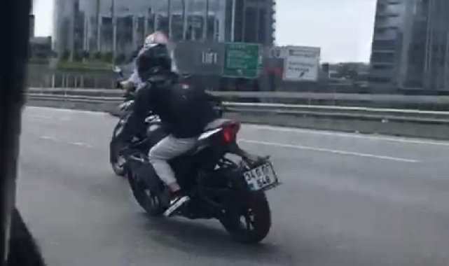 Kağıthane'de makas atan motosikletli zincirleme kazaya neden oldu