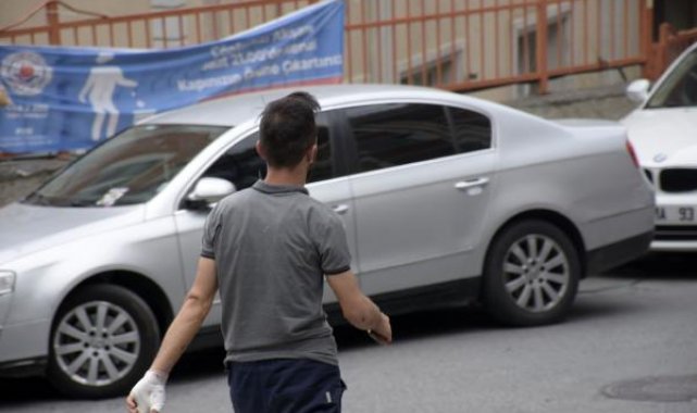 Kağıthane'de sürücüsünün vitesi karıştırdığı otomobil 8 metreden alt sokağa uçtu