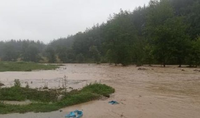 Kahramanmaraş'ta sağanak yağmur sele neden oldu