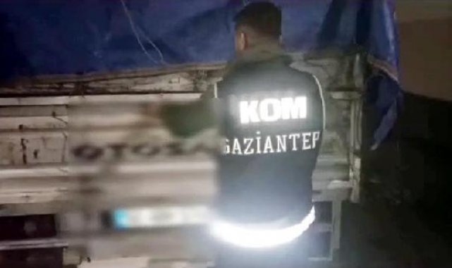 Kamyonette 1 milyon 200 bin kaçak makaron ele geçirildi; 1 gözaltı
