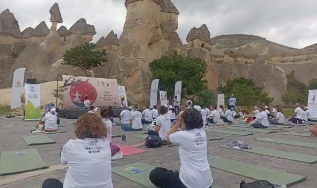 Kapadokya'da yoga etkinliği