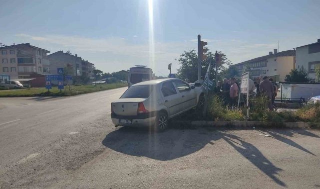 Kastamonu'da iki ayrı kazada 4 kişi yaralandı