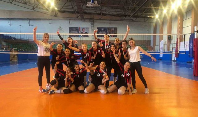 Kayseri Analig Voleybol takımları çeyrek finale yükseldi