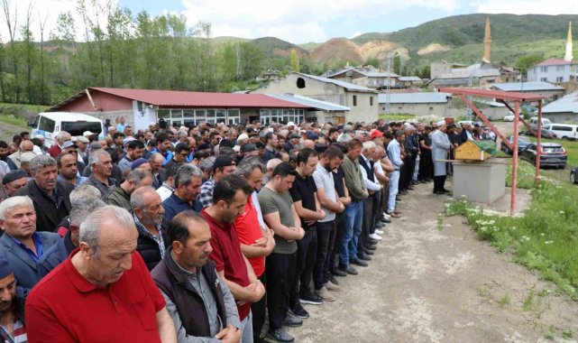 Kazada hayatını kaybeden bisiklet sürücüsü son yolculuğuna uğurlandı