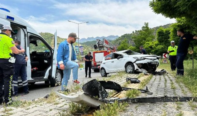 Kiraladığı otomobille 1 kilometre sonra kaza yaptı