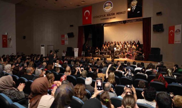 Kiraz Çiçeği Korosu ilk konserini verdi