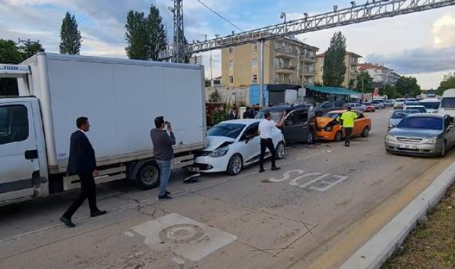 Kırıkkale'de zincirleme kaza; 2 yaralı