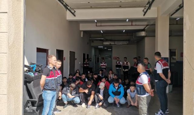 Kocaeli'de 32 kaçak göçmen sınır dışı edildi