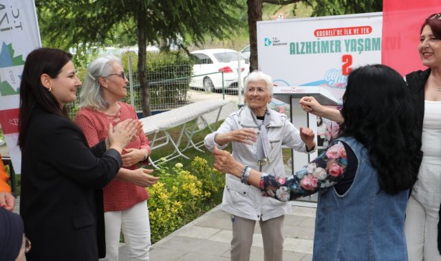 Kocaeli'nin ilk ve tek Alzheimer Yaşam Evi ikinci yaşını kutladı