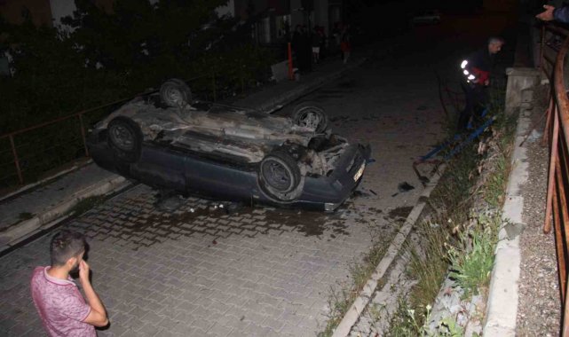 Kontrolden çıkan otomobil devrildi: 3 Yaralı