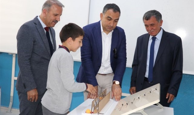 Köy okuluna Matematik Atölyesi ve Zeka Oyunları Sınıfı