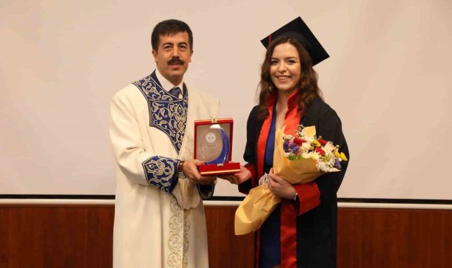 KSBÜ Diş Hekimliği Fakültesinde ilk mezuniyet coşkusu yaşandı