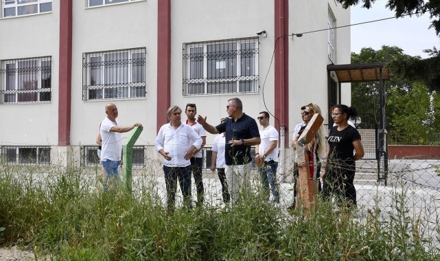 Kuşadası Belediyesi okullara desteğini sürdürüyor