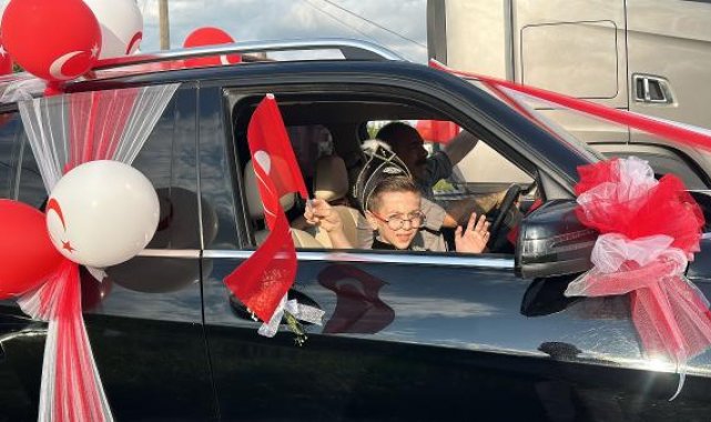 Kütahya Valisi Çelik'in makam aracı, şehit oğlu için düğün aracı oldu
