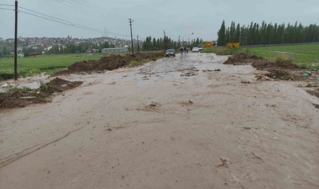 Kuvvetli yağış tarım arazilerinde hasara neden oldu