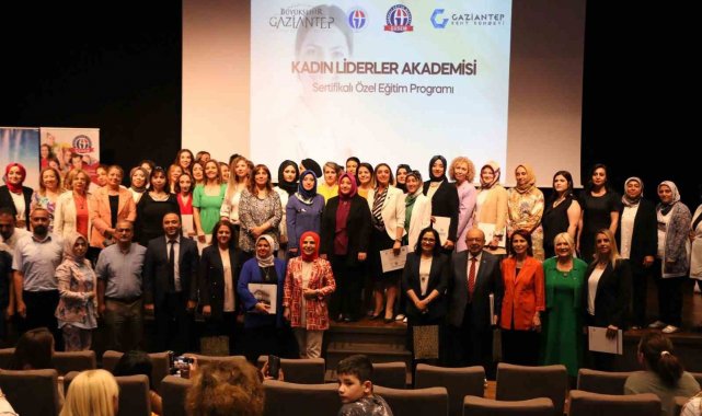 Lider kadınlar sertifikalarını aldı