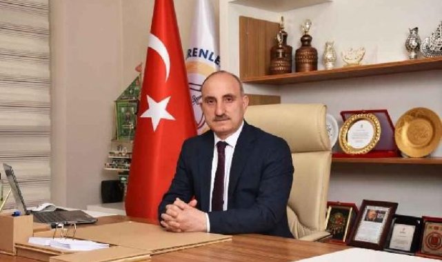 Makamında kalp krizi geçiren Erenler Belediye Başkanı, hayatını kaybetti