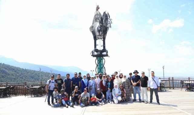 Malezyalı turizmciler Pamukkale Seyir Tepesi'ne hayran kaldı