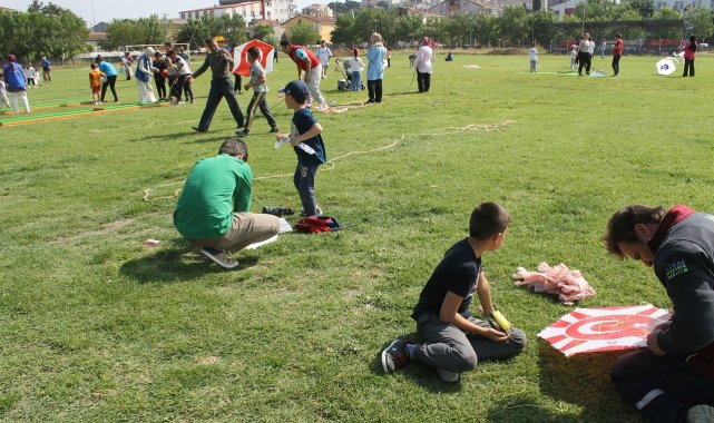 Manyas'ta uçurtma şenliği yapıldı