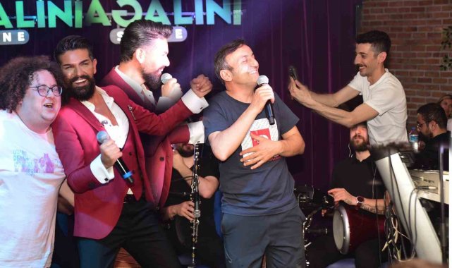 Mehmet Çevik konukları ile doyasıya eğlendirdi