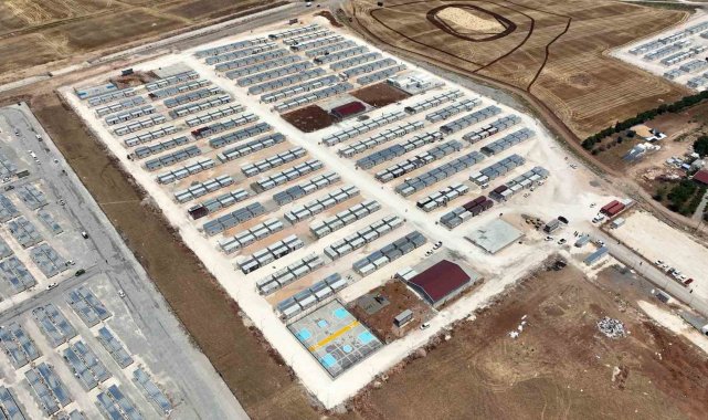 Mersin Büyükşehir Belediyesi Adıyaman'da konteyner kentin yapımını tamamladı
