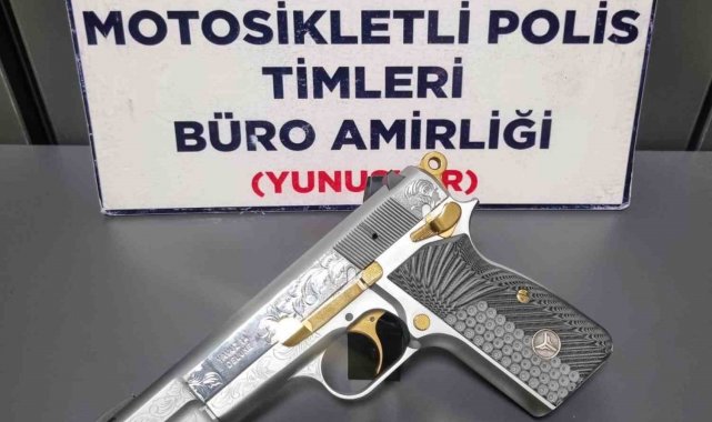 Mesken bulundurma ruhsatlı tabancasını taşırken Yunus Timlerine yakalandı