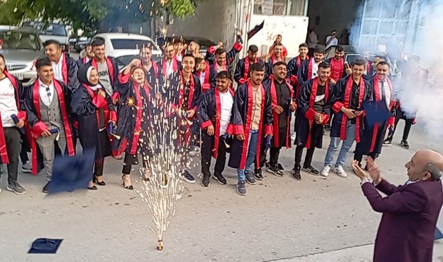 Mesleki Eğitim'de mezuniyet coşkusu