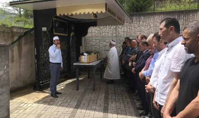 Minibüsün çarptığı yaya, 29 günlük yaşam savaşını kaybetti; kaza anı kamerada