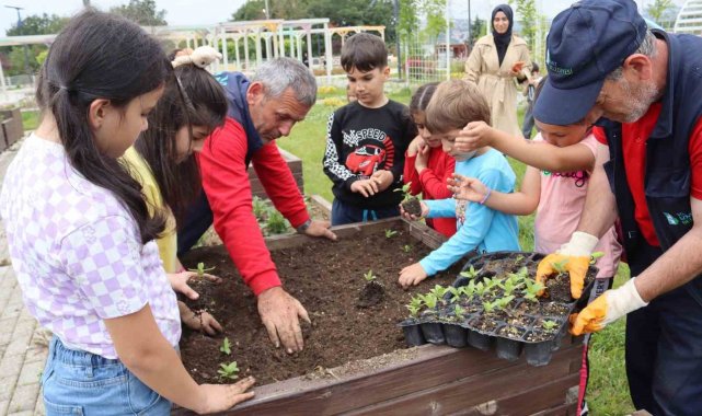 Minikler ekolojik yaşam hakkında bilgileniyor